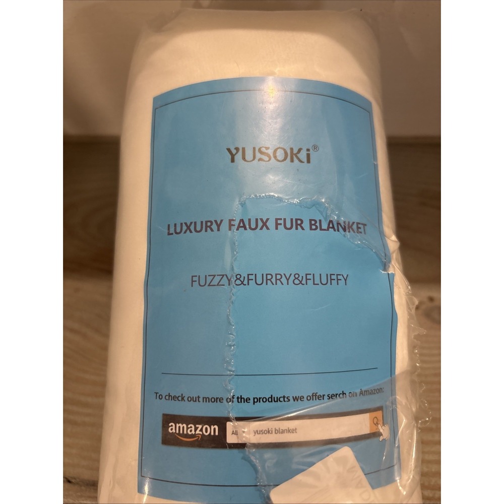 Yusoki Double Sided Luxury Faux Fur Thick White Throw / Blanket 50" x 60" NEW